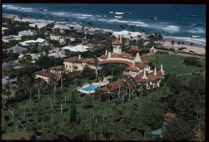 Le domaine Mar-a-Lago, propriété de Donald Trump, se trouve au bord de l'eau à Palm Beach, en Floride. 