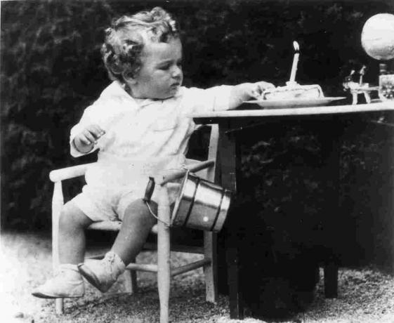 Une photo du petit Charlie Lindbergh quelques mois seulement avant son enlèvement et sa mort.