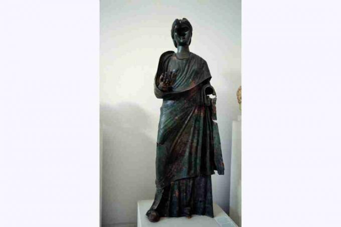 Statue en bronze de Julia Mamaea, mère d'Alexandre Sévère, trouvée à Sparte, civilisation romaine, 3e siècle