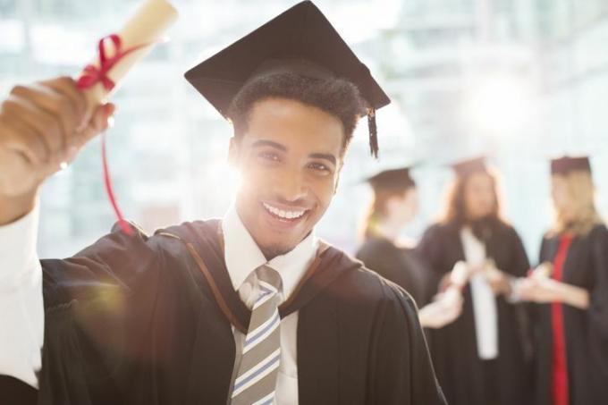 Étudiant diplômé.