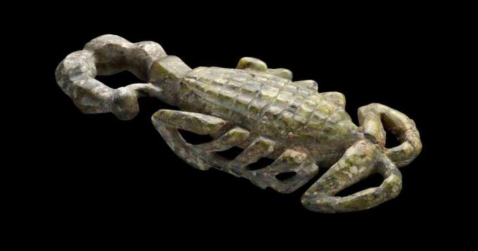 Scorpion modelé en serpentine de Hierakonpolis, début de la période dynastique (vers 2950 avant notre ère - vers 2575 avant notre ère). 4 po (10,3 cm) de long