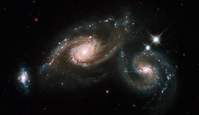 Trois galaxes vues par le télescope spatial Hubble