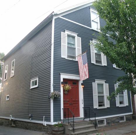 Maison grise et blanche dans la palissade, Schenectady, NY