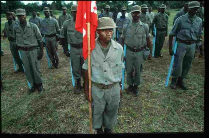 Troupes en uniforme en formation, Libéria.