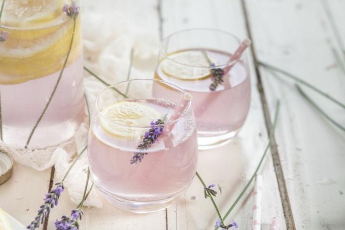 Une personne qui n'aime pas la coriandre trouverait également un goût savonneux à la limonade à la lavande.