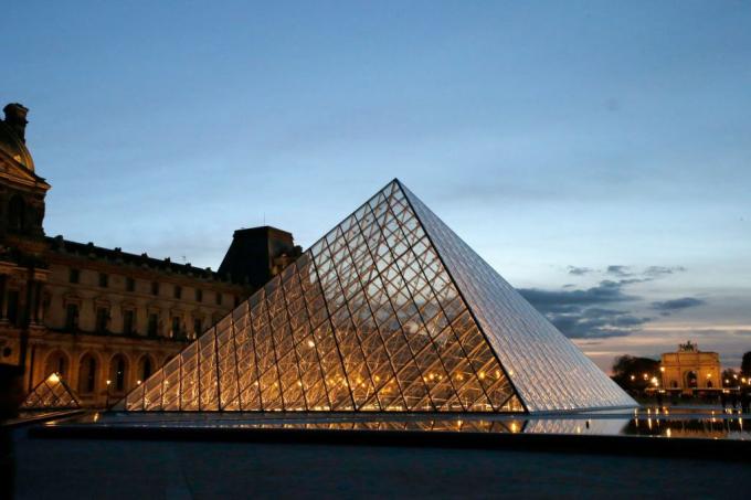 La Pyramide du Louvre par IM Pei