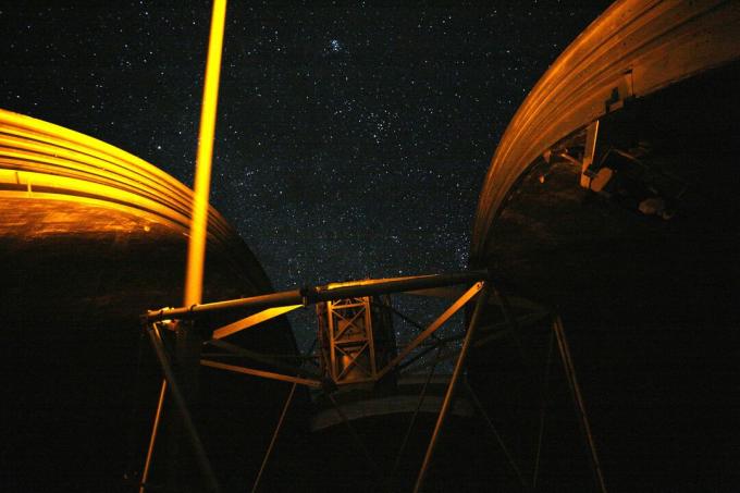 Étoile guide laser de l'observatoire Keck.