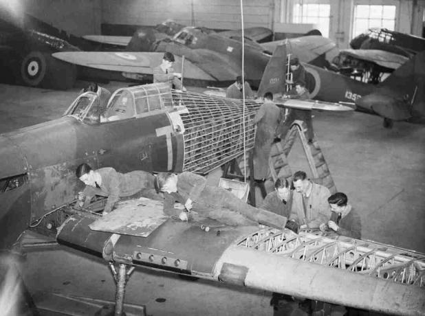 Hawker Hurricane en réparation.