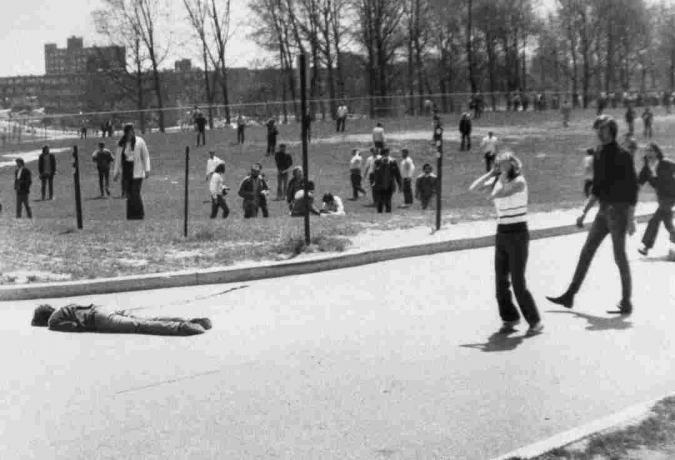 Photographie d'un étudiant manifestant mort dans l'État du Kent