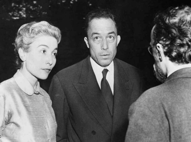 Le lauréat du prix Nobel Albert Camus et sa femme