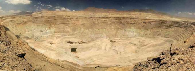 Mine de cuivre à ciel ouvert Radomiro Tomic, Codelco