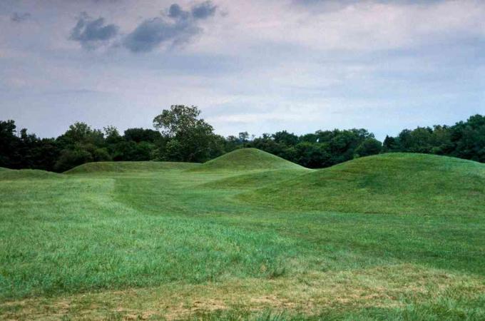 Vue de Mound City au Hopewell Culture National Historic Park, près de ce qui est aujourd'hui la ville de Chillicothe Ohio