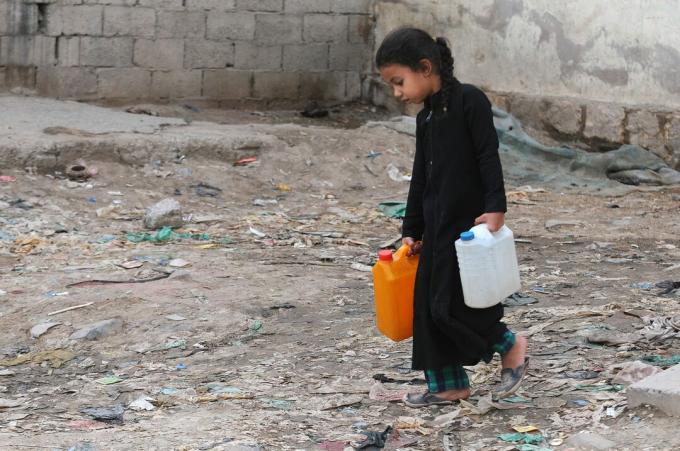 Les Yéménites confrontés à une crise continue de l'eau potable