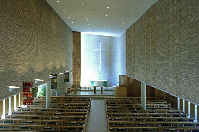 Intérieur de l'église conçu par Eliel Saarinen et Eero Saarinen