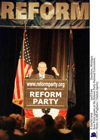 Ross Perot prend la parole au congrès national du Parti réformiste